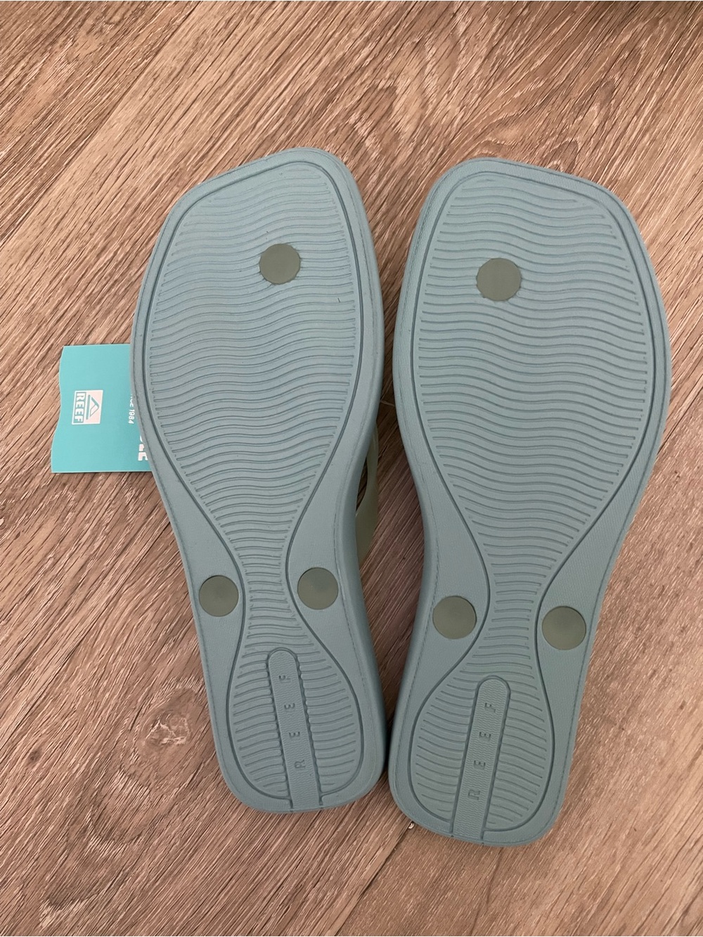Reef Solaye Women's Water-Friendly Flip-Flops- 7 - Picture 10 of 12
